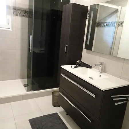 דירה T3 150 M De La Plage, Climatisation, Piscine Et Parking Privatif -