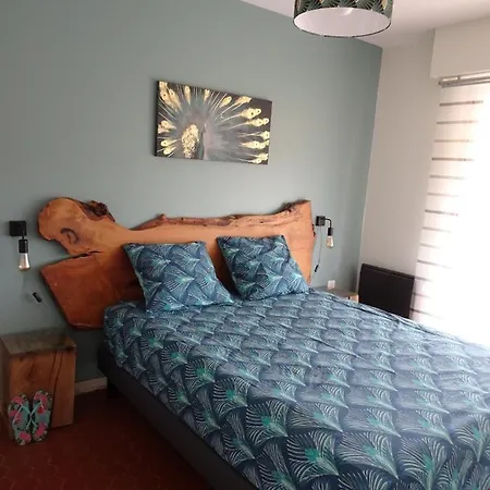 T3 150 M De La Plage, Climatisation, Piscine Et Parking Privatif - *