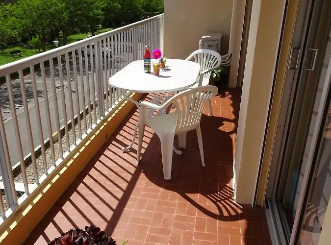 T3 150 M De La Plage, Climatisation, Piscine Et Parking Privatif -