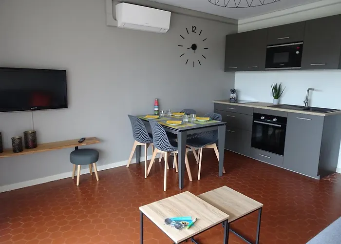 T3 150 M De La Plage, Climatisation, Piscine Et Parking Privatif - * Le Lavandou