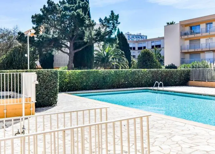 T3 150 M De La Plage, Climatisation, Piscine Et Parking Privatif -